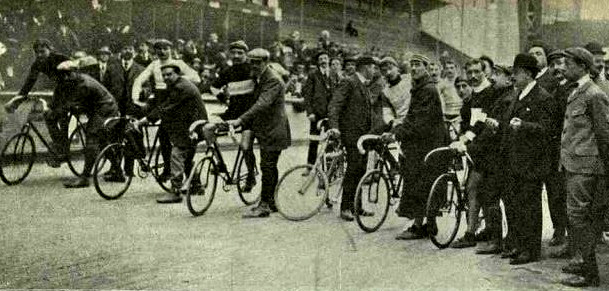Il ciclismo al tempo dei nostri nonni: quei campioni livornesi dimenticati erano superstar al Tour de France